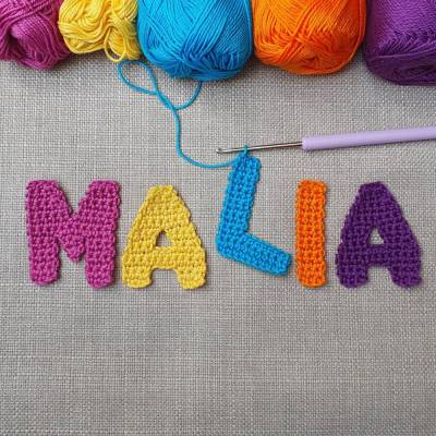 Gehäkelte Buchstaben 5 cm hoch – Häkelapplikationen Name in Wunschfarbe