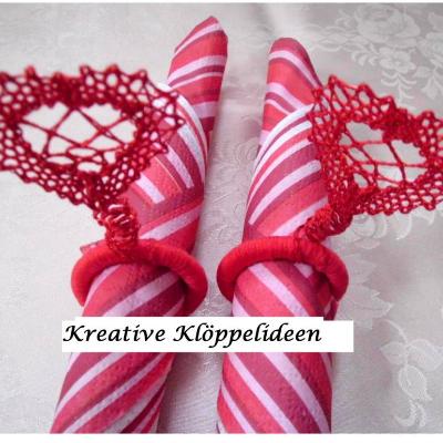 Zwei Serviettenringe mit handgeklöppelten Herzen Geschenk Valentinstag Muttertag Geburtstag