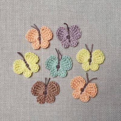 Schmetterlinge Häkelapplikation Mini – Aufnäher in Wunschfarbe für Kleidung & Basteln