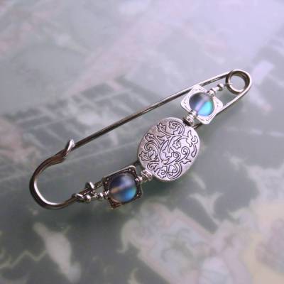 sehr große silberne Tuchnadel mit Blüten Ornament Polarlicht N10-S-2