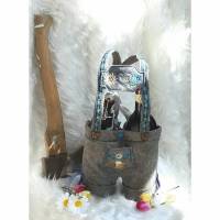 Biertragetasche Lederhose als Geschenk, Vatertagsgeschenk für den Mann oder zum Jubiläum ausreichend für zwei Bierflaschen. Personalisierbar
