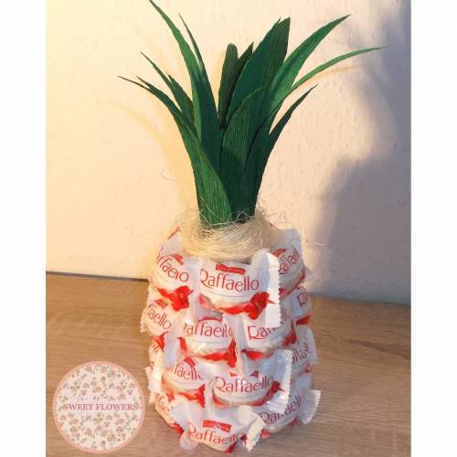 Raffaello Ananas mit Sektflasche - mit 27 Pralinen Größe 1 Geschenk Geburtstag Vatertag Valentinstag