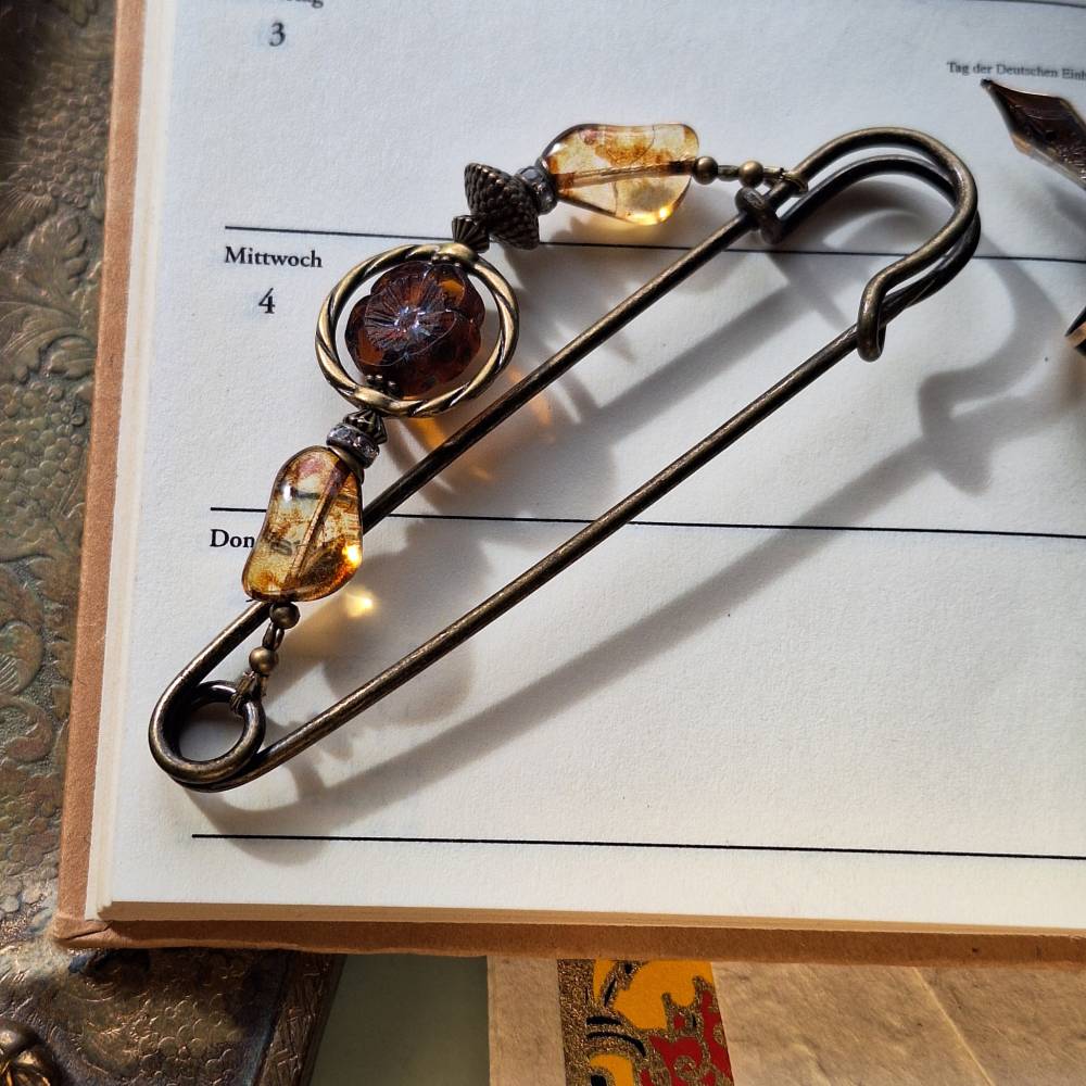 Tuchnadel Bernstein-Farben mit böhmischen Glasperlen, sehr große Bronze Schmucknadel Jugendstil N10-AB-5 Bild 4