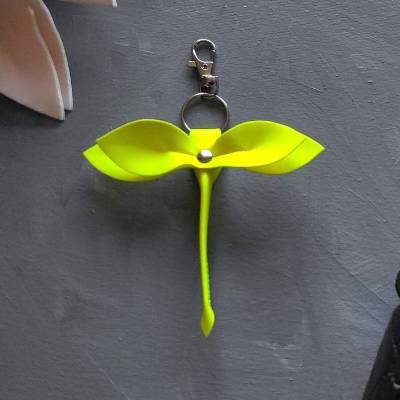 Libelle - Taschenbaumler, Schlüsselanhänger, Taschenanhänger aus Kunstleder in Neongelb und Silber