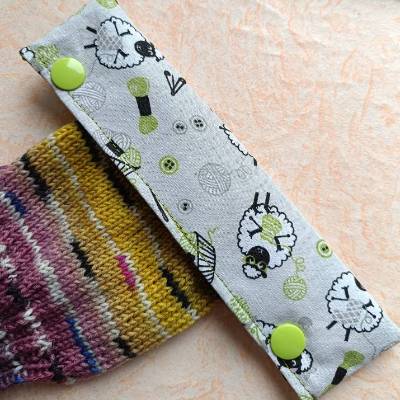 Nadelgarage, Nadelsafe, Nadelspiel Garage, Nadeltasche für 15 cm lange Sockennadeln, mit strickenden Schafen