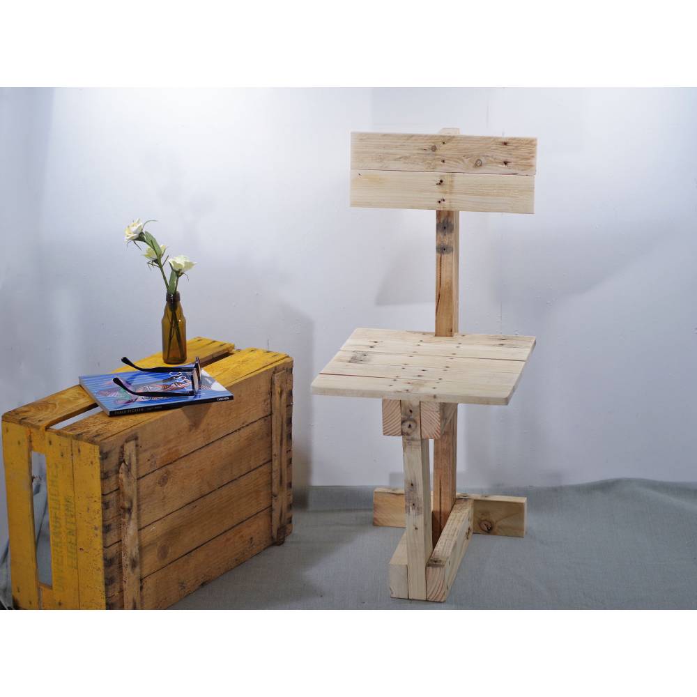 Kleiner Holzstuhl aus Palettenholz – Nachhaltiges Unikat für Garten & Balkon Bild 6