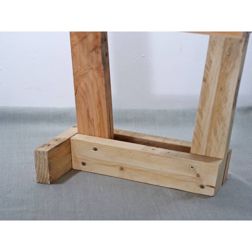 Kleiner Holzstuhl aus Palettenholz – Nachhaltiges Unikat für Garten & Balkon Bild 8