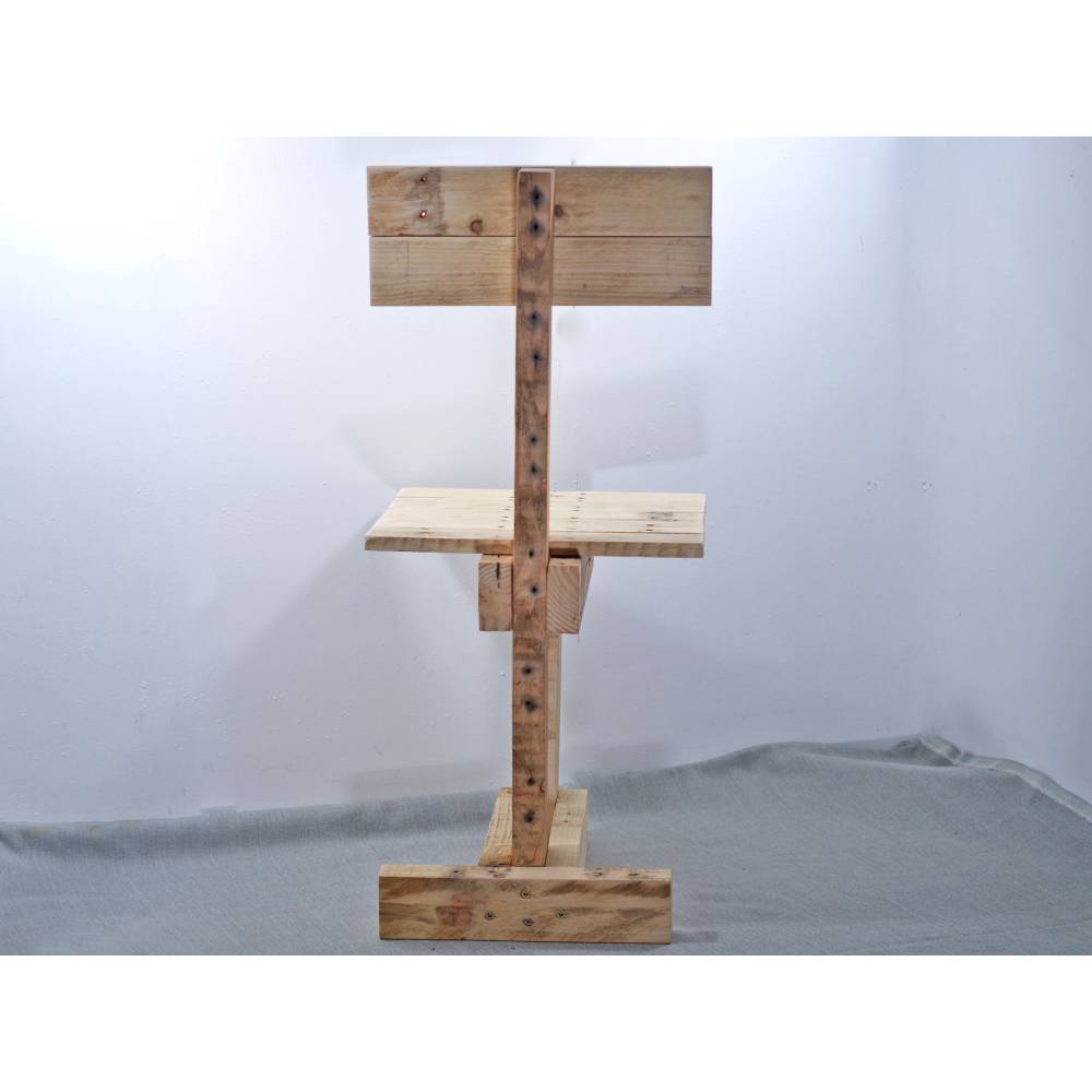 Kleiner Holzstuhl aus Palettenholz – Nachhaltiges Unikat für Garten & Balkon Bild 9
