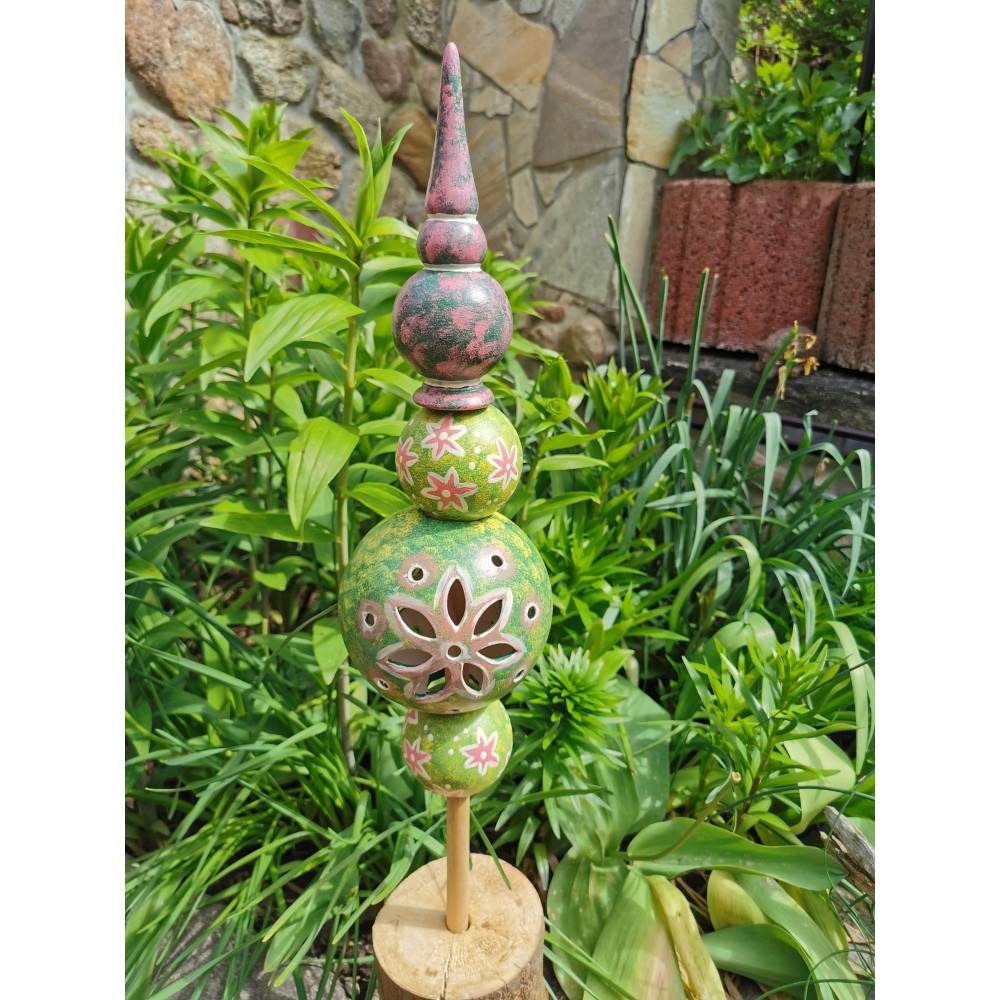 Blumige Keramik Stele für'n Garten