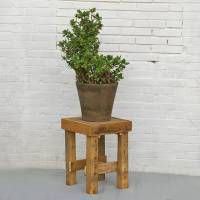 Blumenhocker aus Palettenholz – Stabiler Holzhocker, Beistelltisch & Nachttisch handgemacht