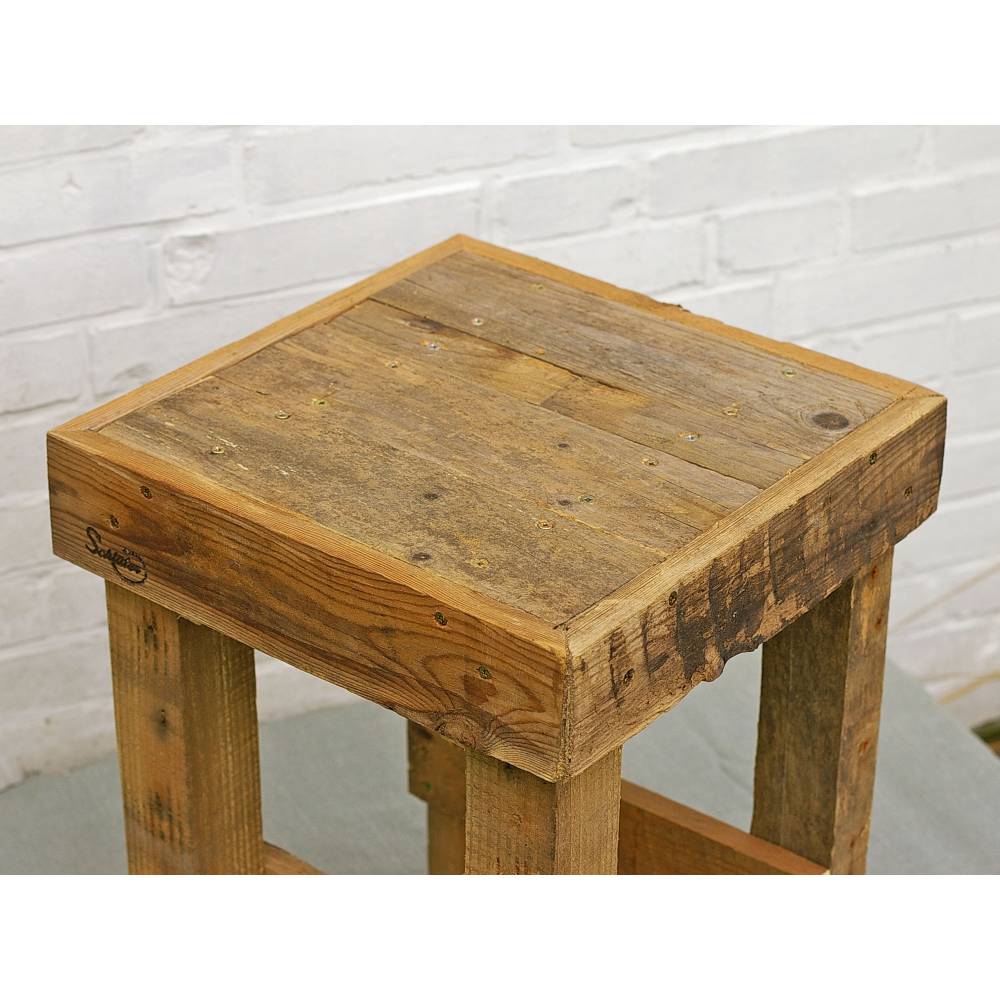 Blumenhocker aus Palettenholz – Stabiler Holzhocker, Beistelltisch & Nachttisch handgemacht Bild 8