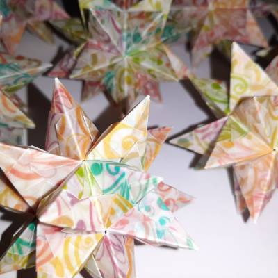 Bascettasterne Regenbogen – 10 transparente Origami Sterne, kunterbunt, 7,5 cm, Deko