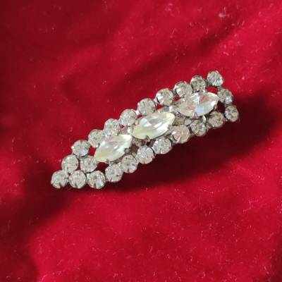 Kleine Brosche - Tuchklammer - Haarspange - Strass