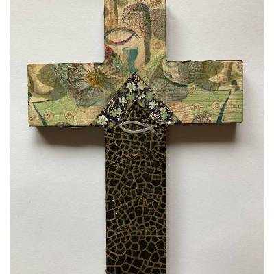 Verziertes Holzkreuz als Geschenk für Geburt, Taufe, Kommunion oder Konfirmation, Verziertes Holzkreuz