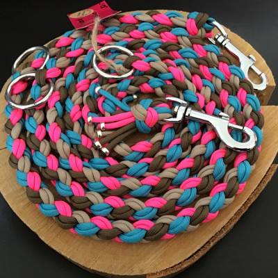 „Farblich super ausgefallen“ geflochtene Paracord-Hundeleine dreifach verstellbar 