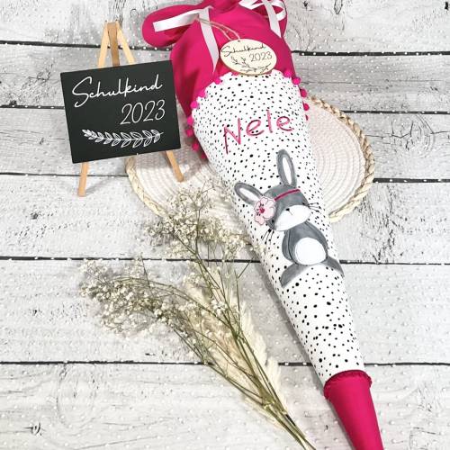 Mädchen Schultüte mit flauschigem Hase Marie aus Stoff 70 cm