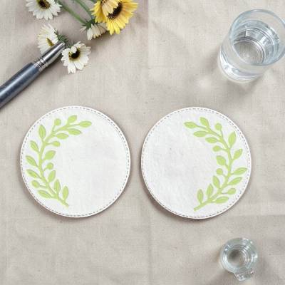 10-teiliges Set handgeschöpftes Papier rund – Embossing, Scrapbooking, recycelt, weiß mit Ranke, Kartenaufleger