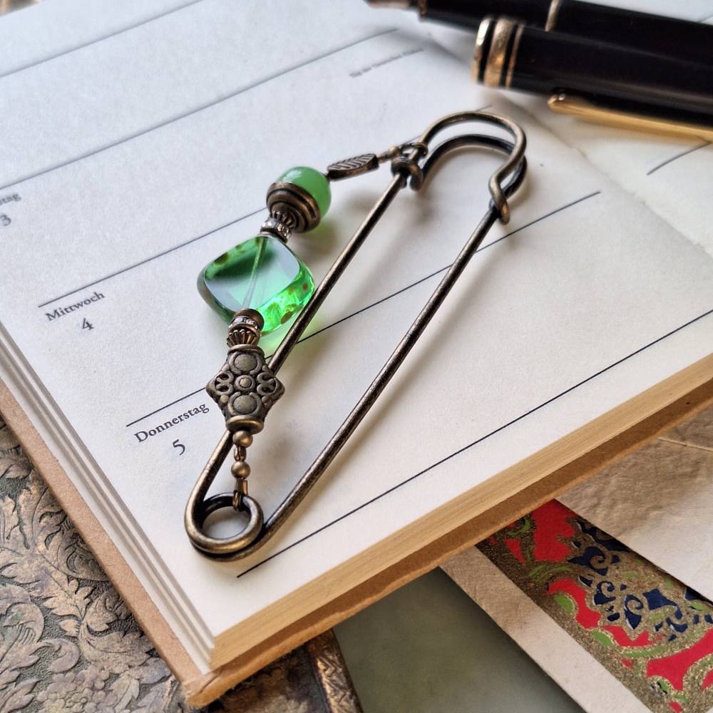 Tuchnadel Grün Liebe, sehr große Bronze Schalnadel böhmischen Glasperlen wie Jade N10-AB-6 Bild 3