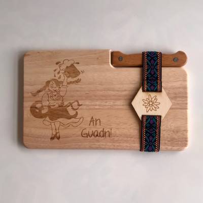 Vesperbrett "Wiesntante" mit Messer, Frühstücksbrett mit personalisierbarem Gummi, Schneidebrett