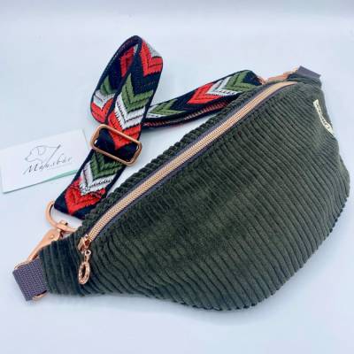 Stylische Bauchtasche aus moosgrünem Breitcord – Crossbag & Hüfttasche für jede Gelegenheit