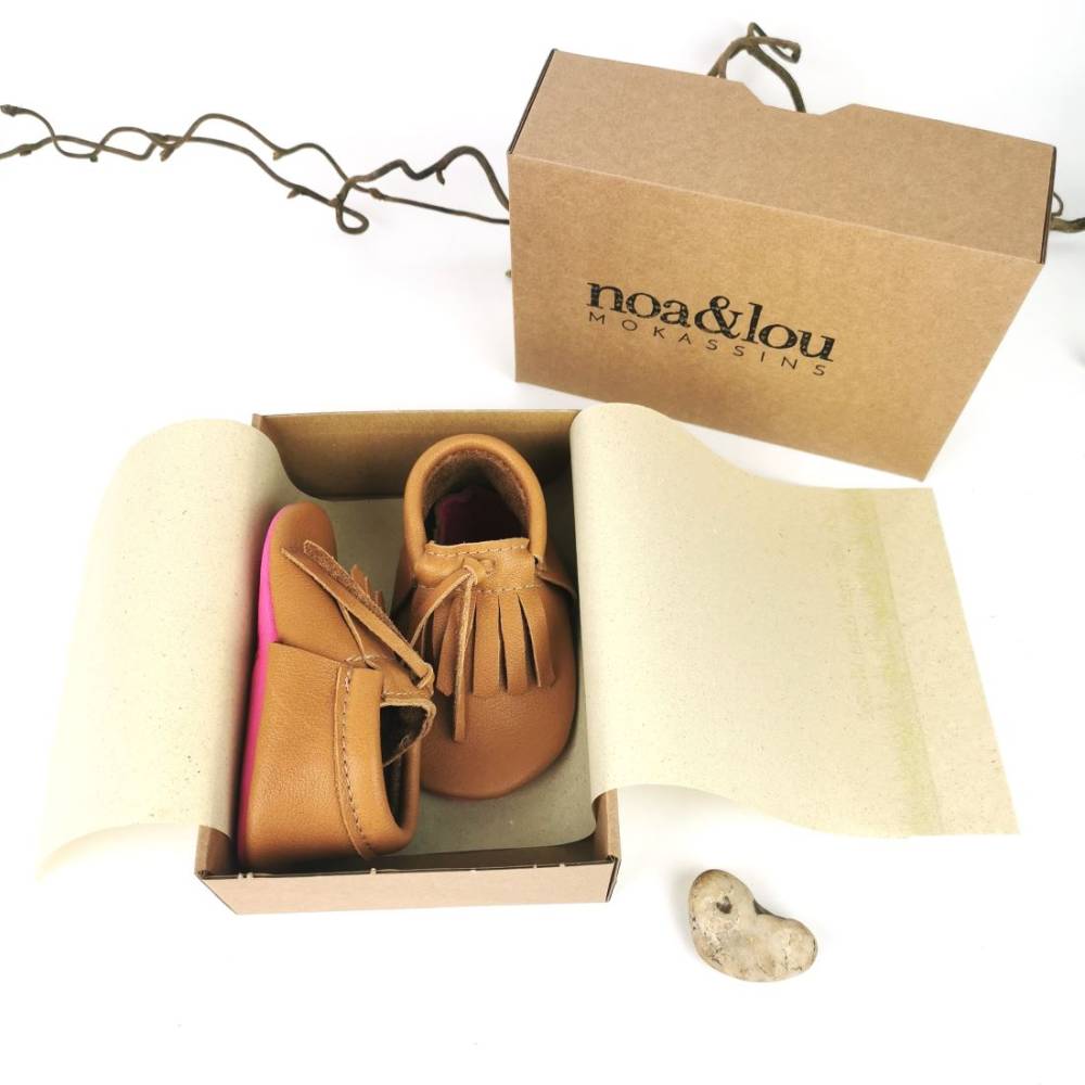 Lauflernschuhe mit Namen, Babymokassins, Lederpuschen, Geschenk für schwangere Freundin, Geschenk Babyparty, Bild 6