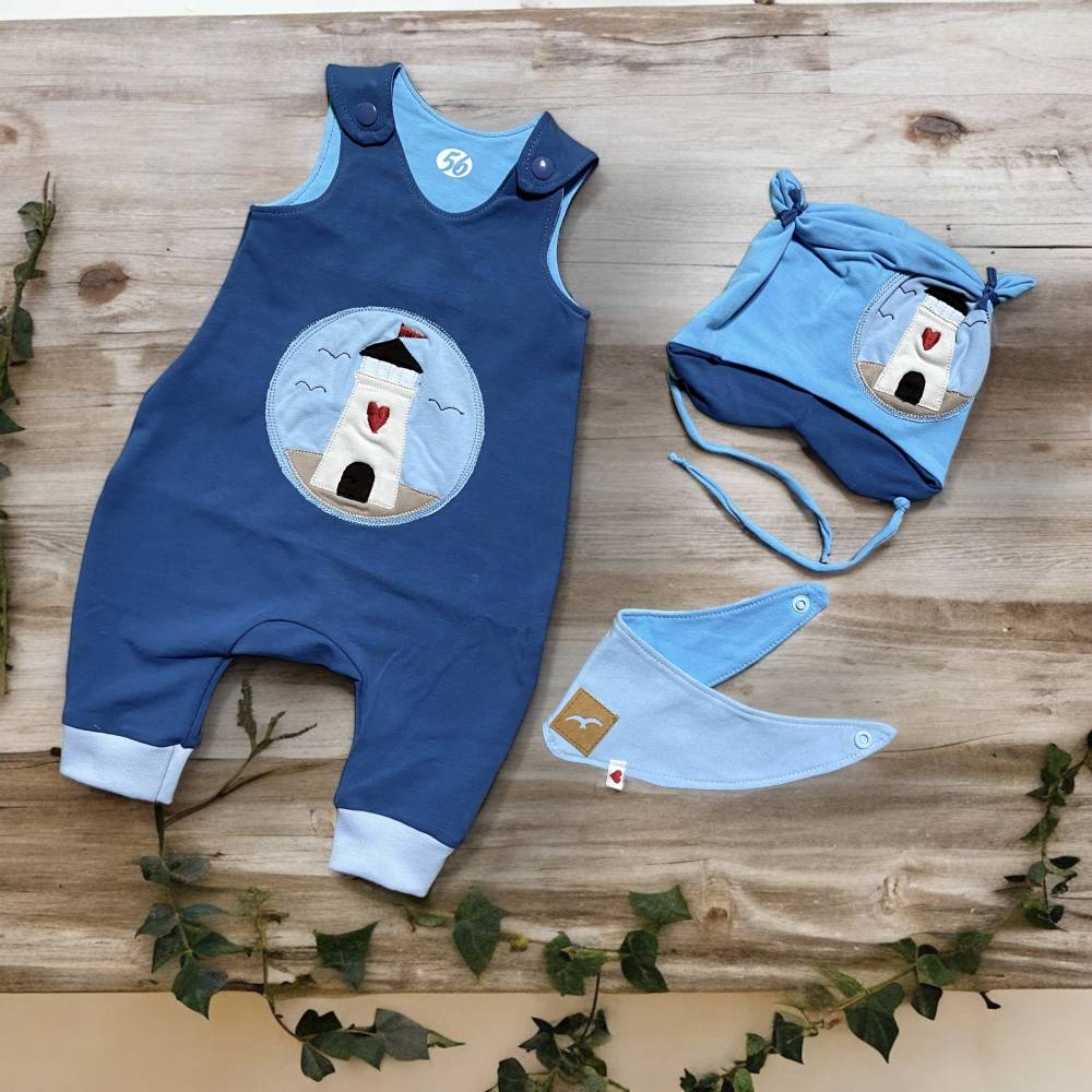 Maritimes Newbornset: Blauer Strampler mit Leuchtturm und rotem Herz – Handgemacht in Gr. 56 Bild 1