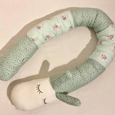 Puckschnecke – Bettschlange 160 cm - Nestchen für Babybett & Laufgitter, weich & schützend -handmade von Mausbär