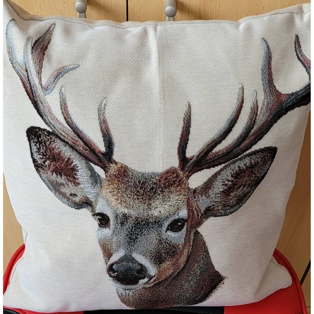 Kissen mit Tiermotiv (Hirsch)