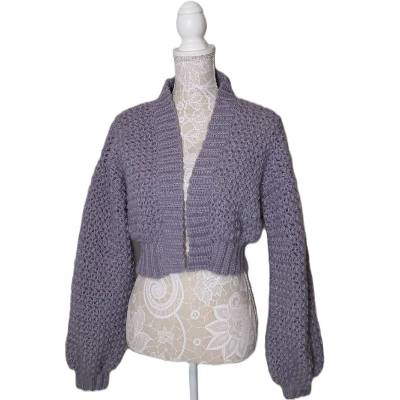  Handgehäkelter Damen Cardigan Light Lavender Acryl Größe S – Vegane Winterjacke