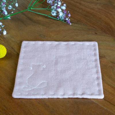 UNTERSETZTER-SET mit Kitten | 4 puderrosa handgefertigte Katzen Untersetzer für Gläser Tassen | Esszimmer Decor | Geburt