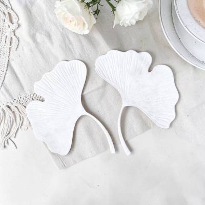 20 Ginkgo Blätter gestanzt – Designkarton weiß marmoriert 200g/m², Streudeko & Scrapbooking