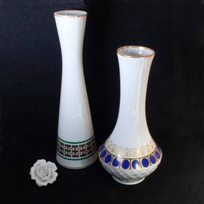 2 Vintage Porzellan Vasen Midcentury weiß, goldfarben, grün, blau, Trödel Dings da