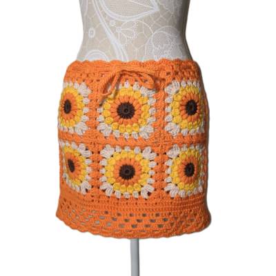 Handgehäkelter Minirock Sonnenblume Baumwolle Größe S – Sommerrock Orange/Ecru