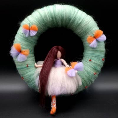 Schmetterlingselfe ISABELLA - Filzkranz Türkranz Wandkranz Filzfee Kinderzimmer Deko Karneol Dekokranz