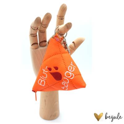 Pyramidentäschchen Blutsauger