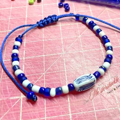 Perlenarmband Fußkettchen dünn blau weiß handgefädelt