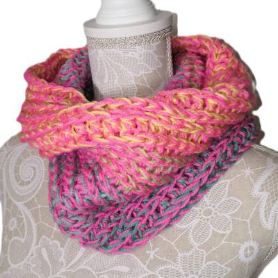 Handgehäkelter Loop Schal Bunt Acryl 64cm – Fröhlicher Winterloop