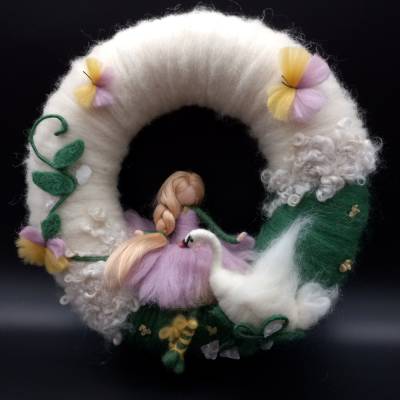 Die Schwanenprinzessin EMILJA - Filzkranz Türkranz Dekokranz Kinderzimmer Deko