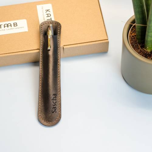 Leder Stifthülle mit Namen Gravur.Größe cir. 17x3,5cm. Personalisiertes Stiftetui aus Leder. Lederetui für einen Kugelsc