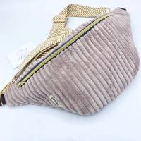 Große Cord Bauchtasche Crossbody – Handmade, verstellbar & vielseitig – stylische Umhängetasche aus Cordsamt
