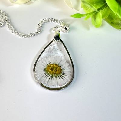 Gänseblümchen Tropfenanhänger aus Edelstahl mit Harz und Glitzer ,925 Sterlingssilber Kette ,Geschenk,Blütenschmuck