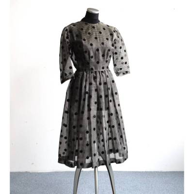 transparentes 50er Jahre Kleid mit Tupfen Handarbeit Gr. 36