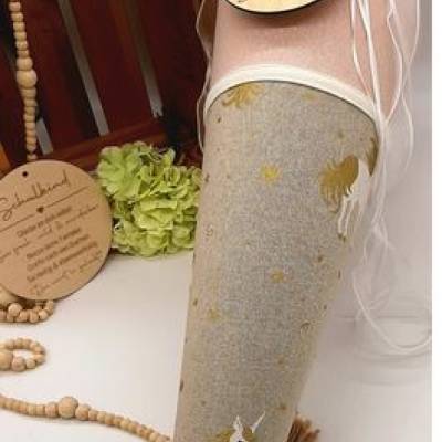 Schultüte Einhorn | Schultüte aus Stoff mit Holzanhänger, personalisiert | Schultüte aus Stoff für Mädchen | Goldglitzer
