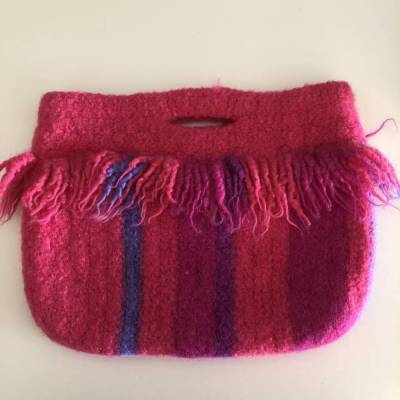 gefilzte pinke Tasche für Kinder mit Franzen
