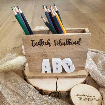 Stiftehalter, Geschenk Einschulung, Laser, Stiftehalter aus Holzklötzchen, Schreibtisch, Einschulungsgeschenk