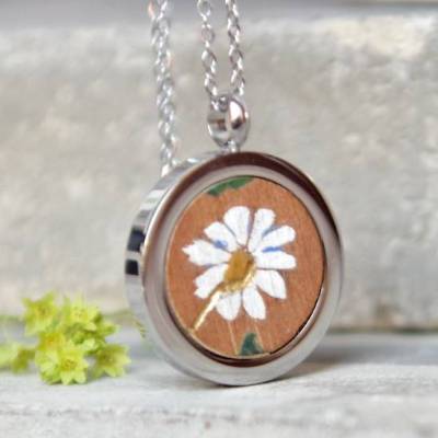 Filigrane Holzschmuck Unikate für Frauen-Ketten Anhänger aus Omas Holzteller und Gold