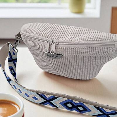 Edle Bauchtasche aus Kord – Gürteltasche & Crossbody Bag Beige mit Blauem Gurtband
