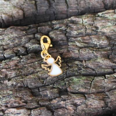 Kleiner Charm- Anhänger Engel aus weiß gefärbtem Epoxidharz/Edelstahl Farbe gold oder roségold