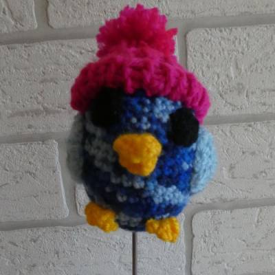 Blumenstecker / Pflanzenstecker Vogel mit Pudelmütze (blau/pink)