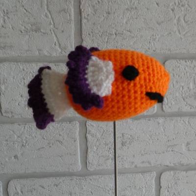 Blumenstecker / Pflanzenstecker "Fisch" orange-weiß-lila